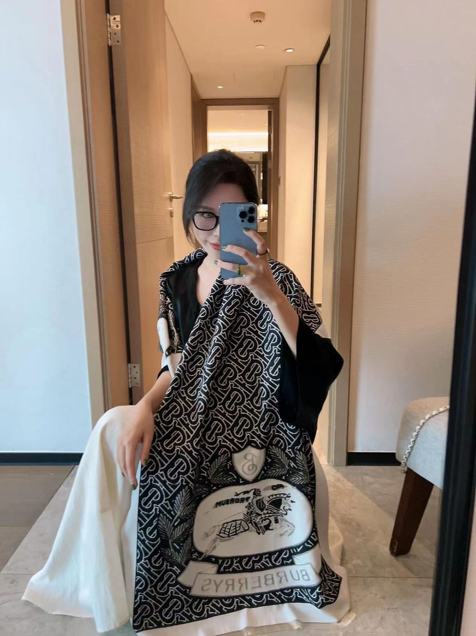 Miniaturbild: Designer Stole LOV Bags - 6098