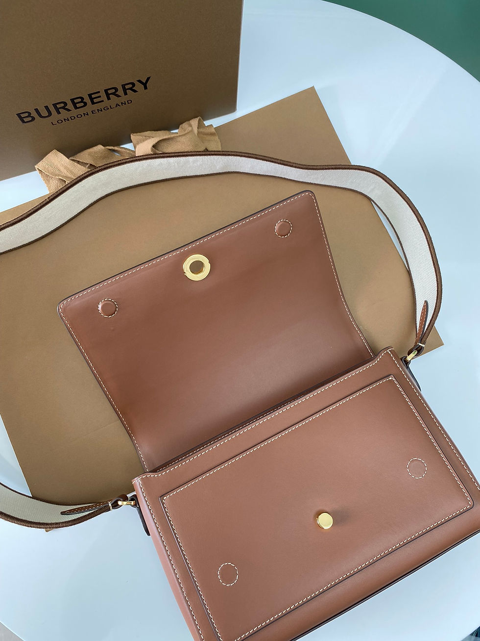 Thumbnail: Italian tanned leather backpack with open line – BUR224