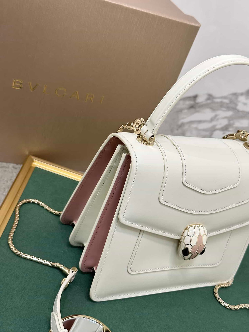 Thumbnail: Designer Bag Leather Bag BVLG