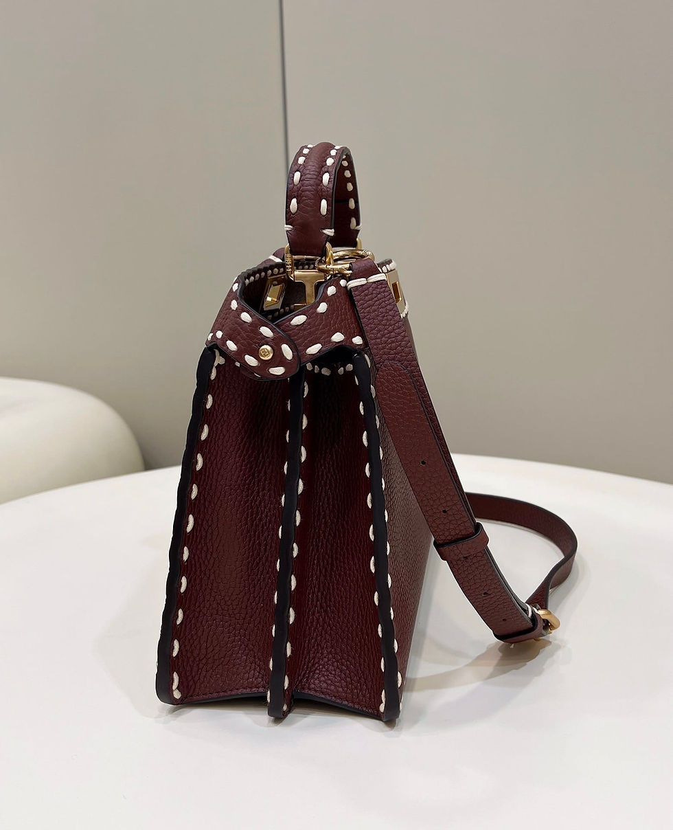 Thumbnail: leather bag designed for modern elegance – FND40