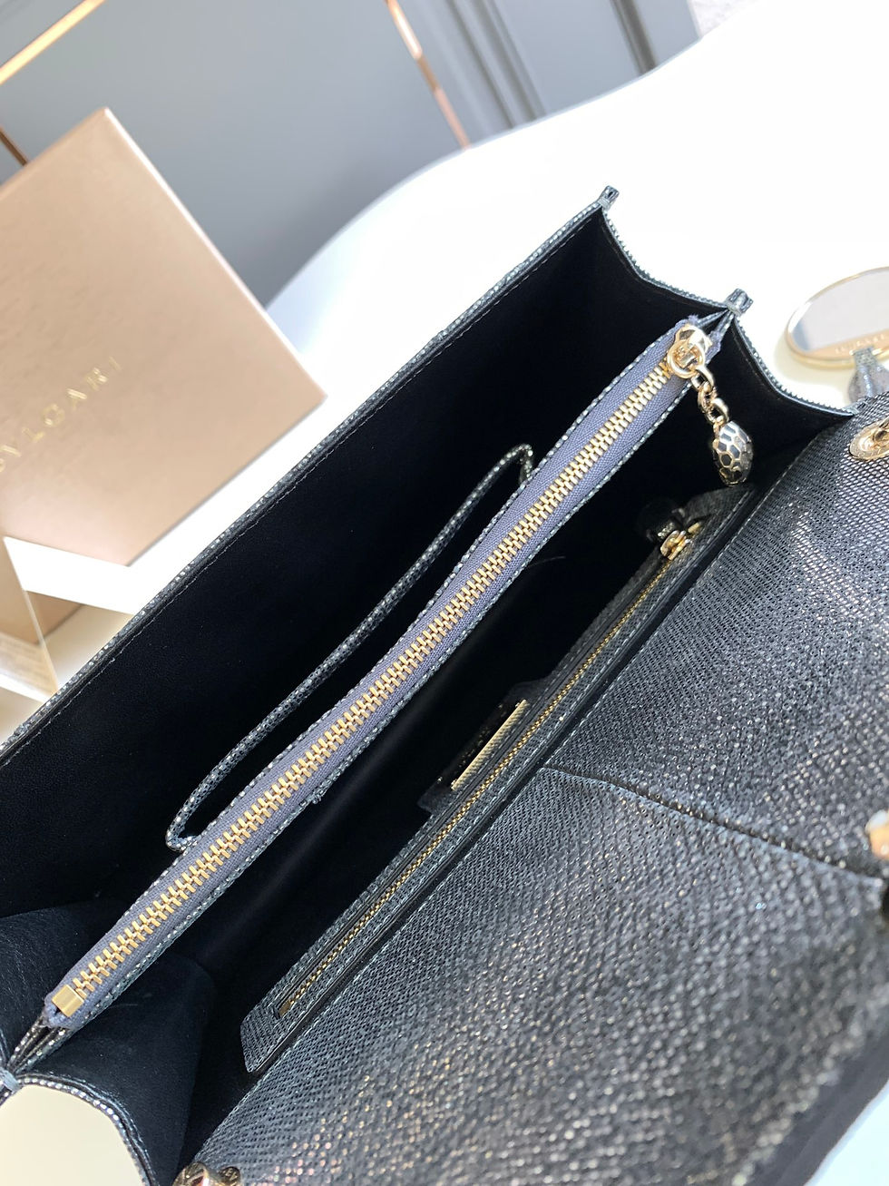 Thumbnail: Designer Bag Leather Bag BVLG
