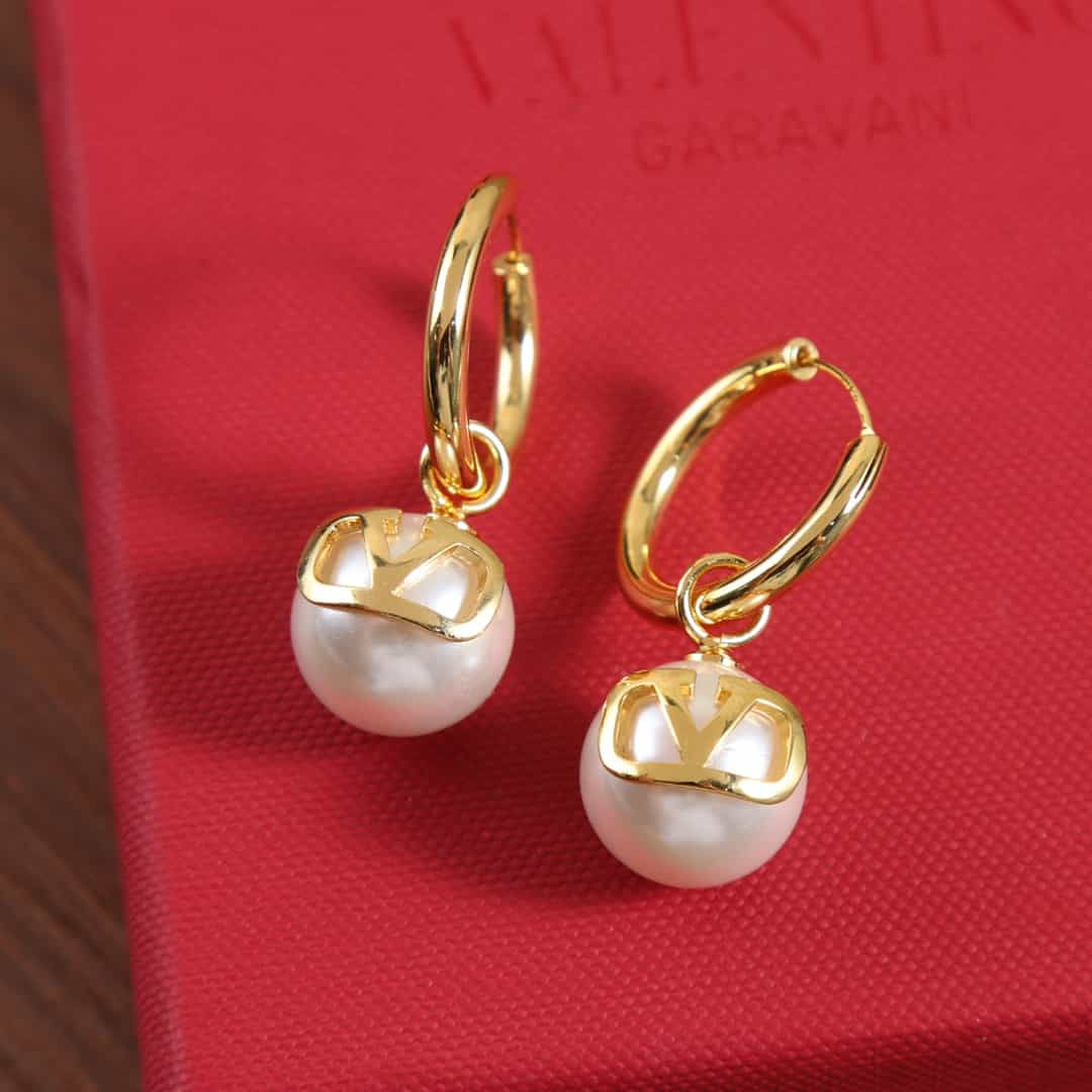 Designer Jewelry & Apparels