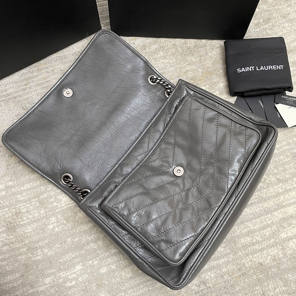 Thumbnail: quilted leather shoulder bag with chain strap – SLY202