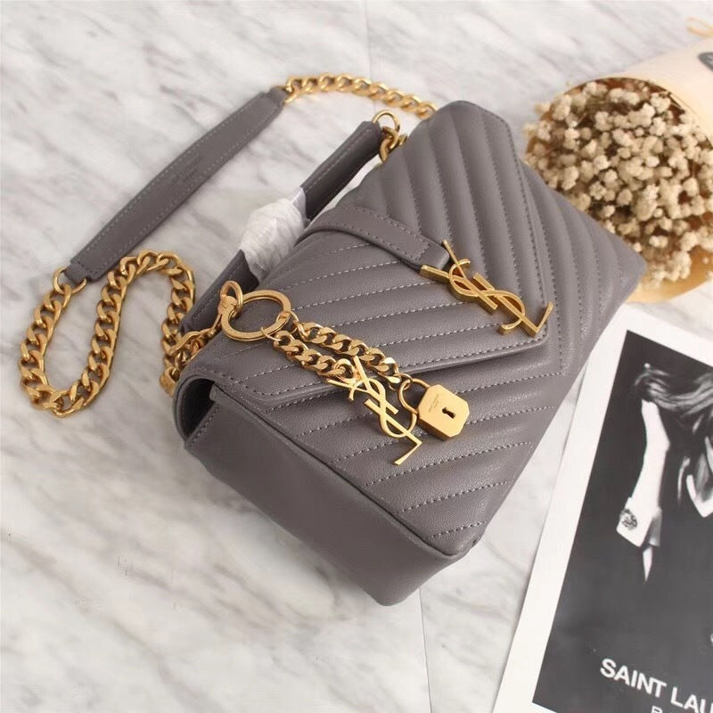 Thumbnail: structured leather shoulder bag with card slots – SLY166