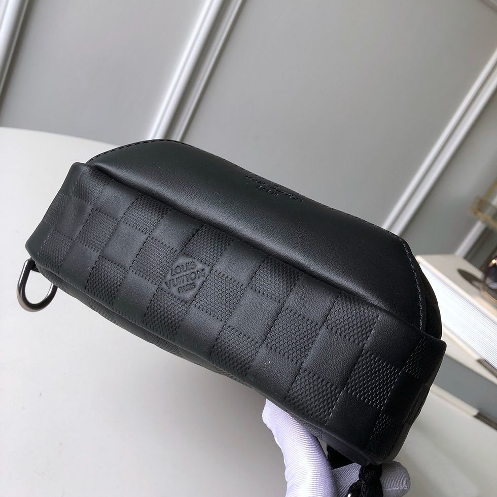 Thumbnail: Avenue Sling Bag – LUV616