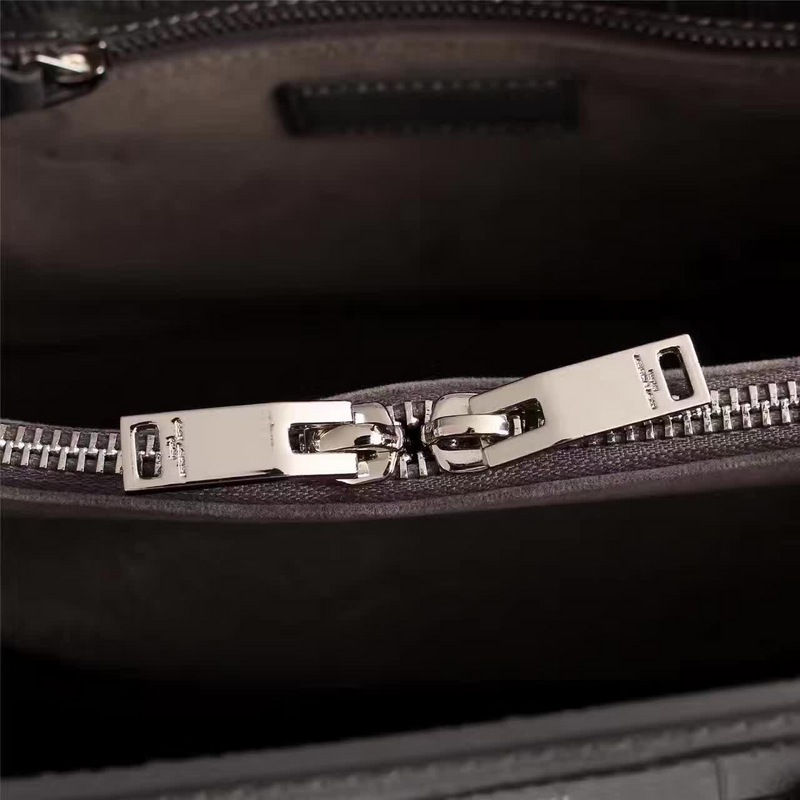 Thumbnail: foldable leather shoulder bag with chain strap – SLY186
