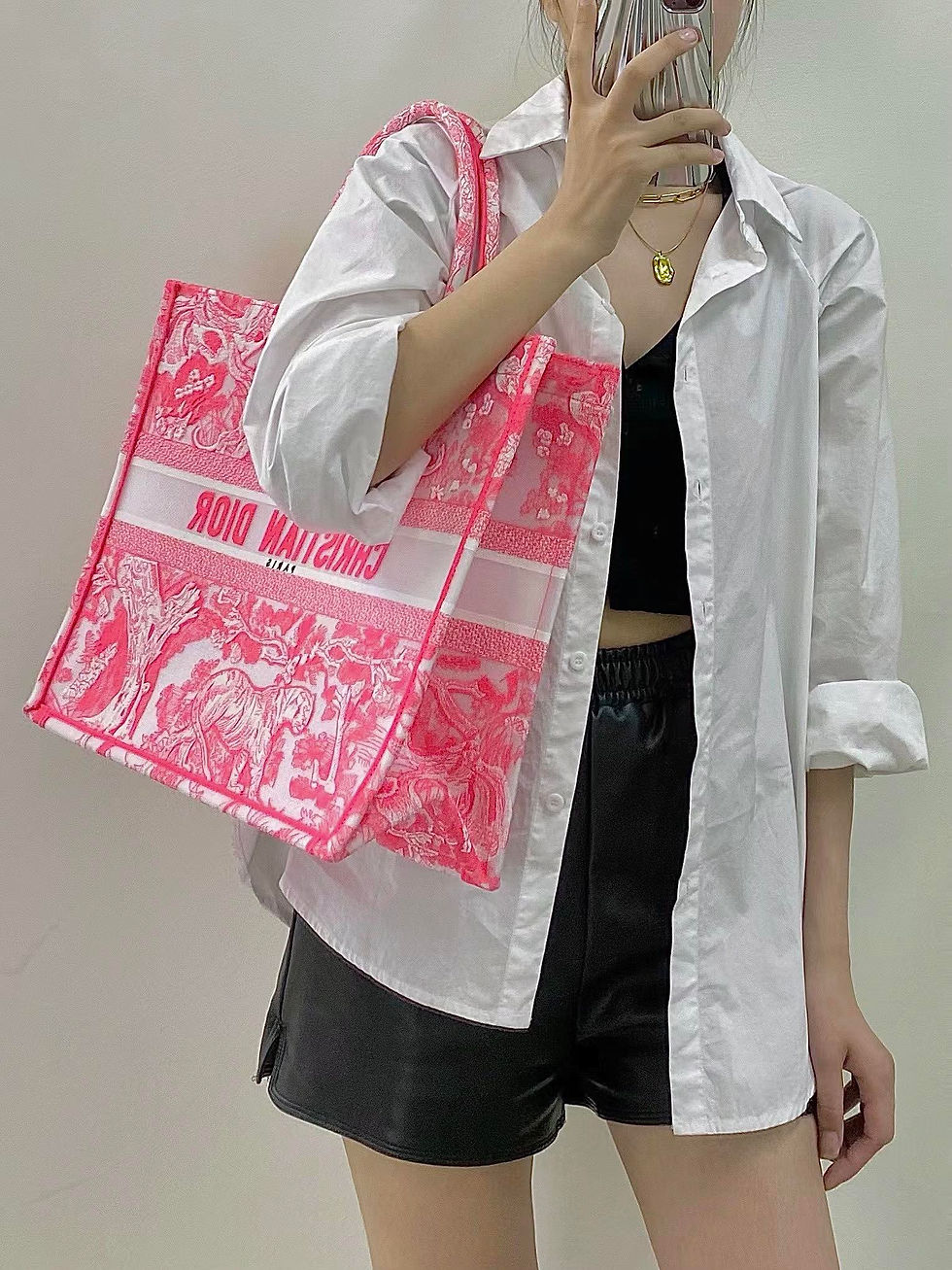 Thumbnail: Designer Embroidery bo-ok tote – DOR64