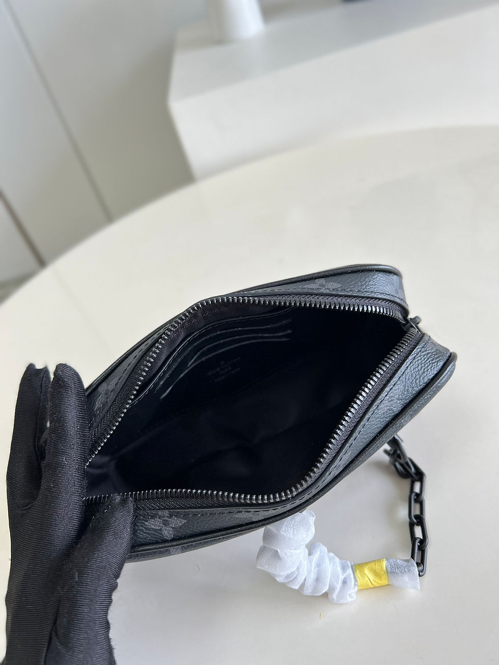 Thumbnail: Virgil Abhol Chain Bag – LUV1112