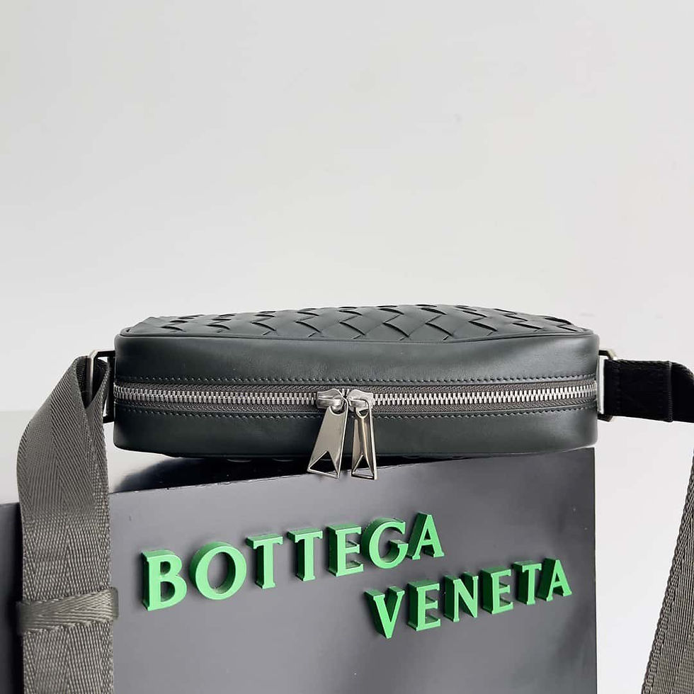 Thumbnail: Intrecciato Braided Leather Cross-body Bag – BOT112