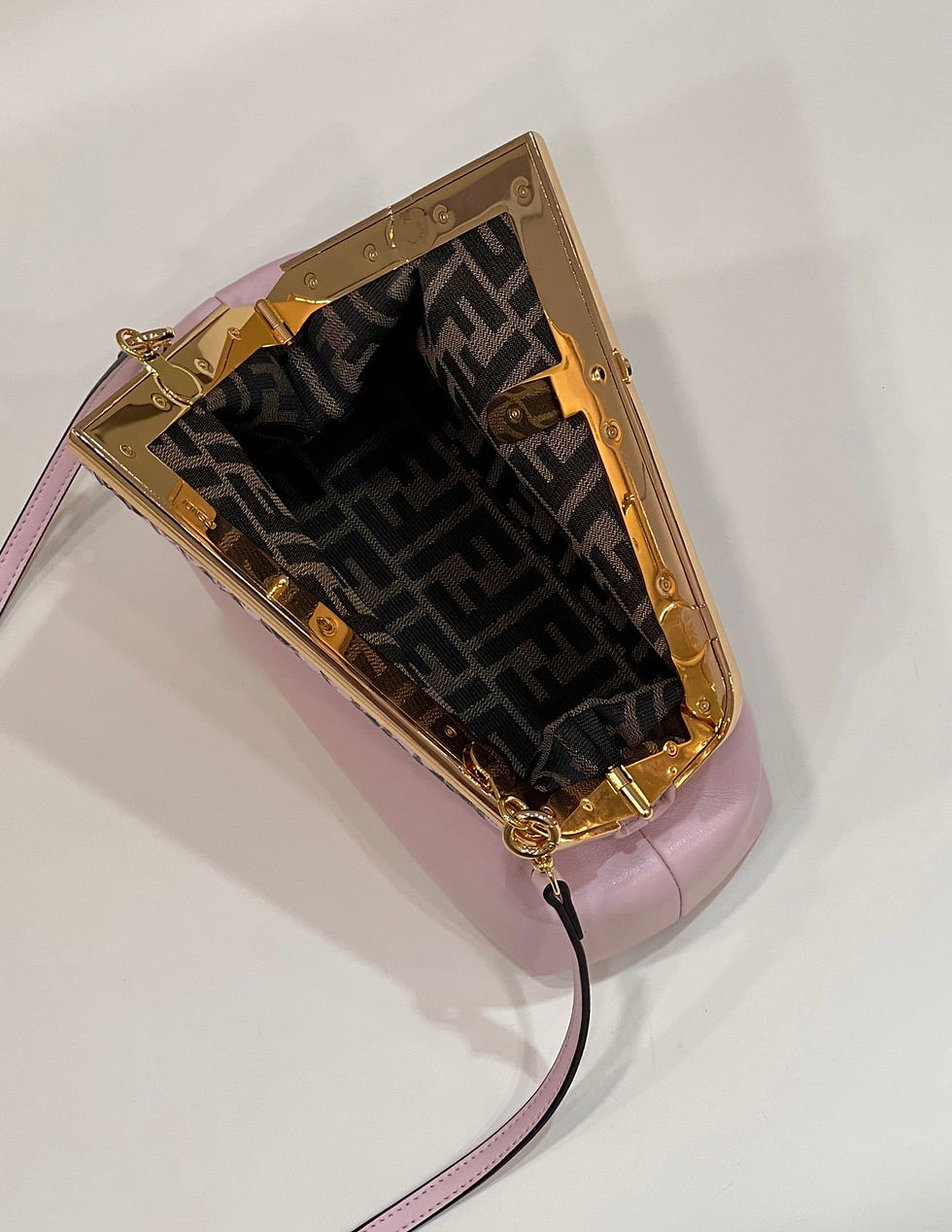 Thumbnail: leather shoulder bag designed for modern – FND29