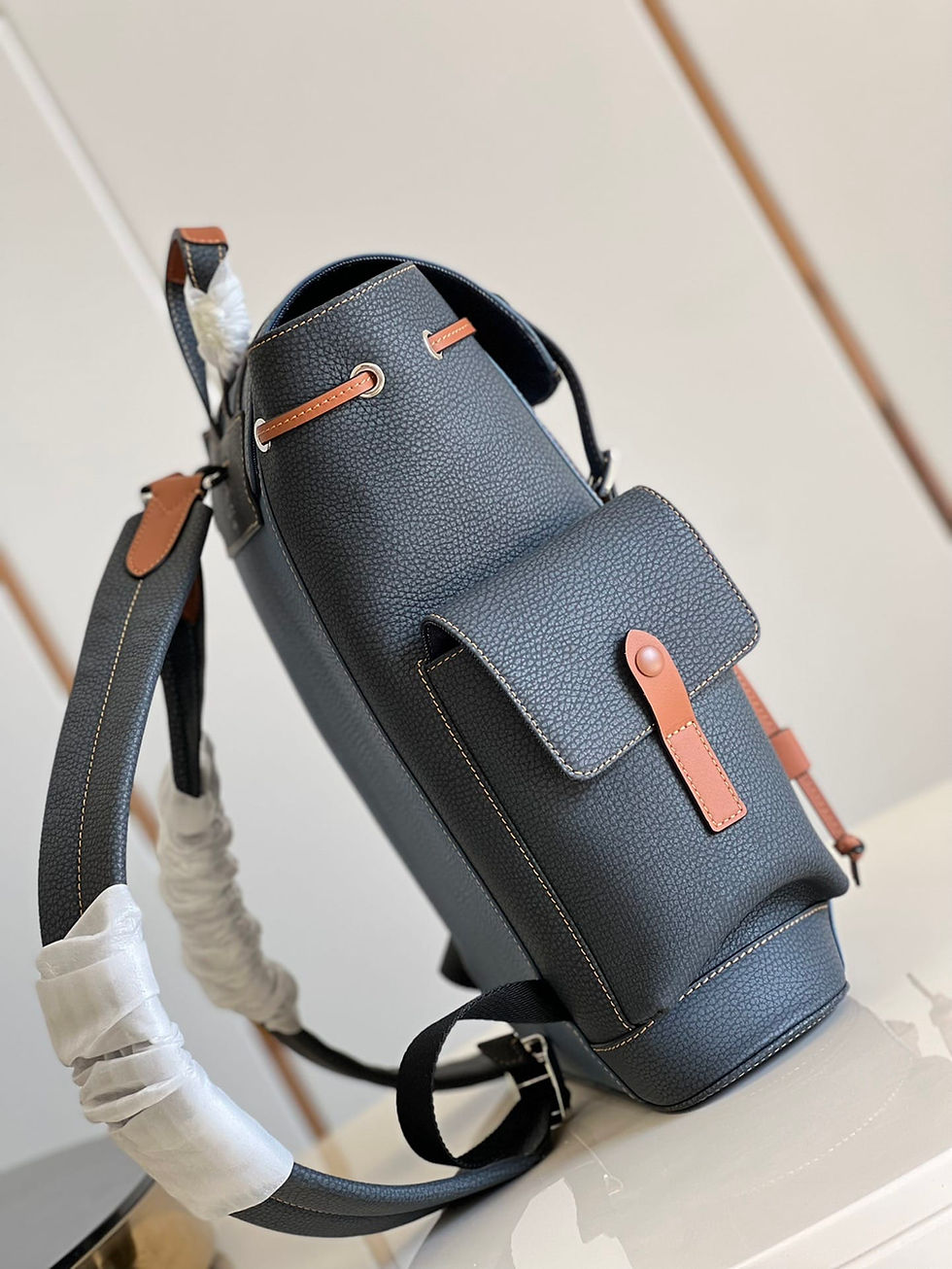 Thumbnail: Christopher Backpack – LUV549
