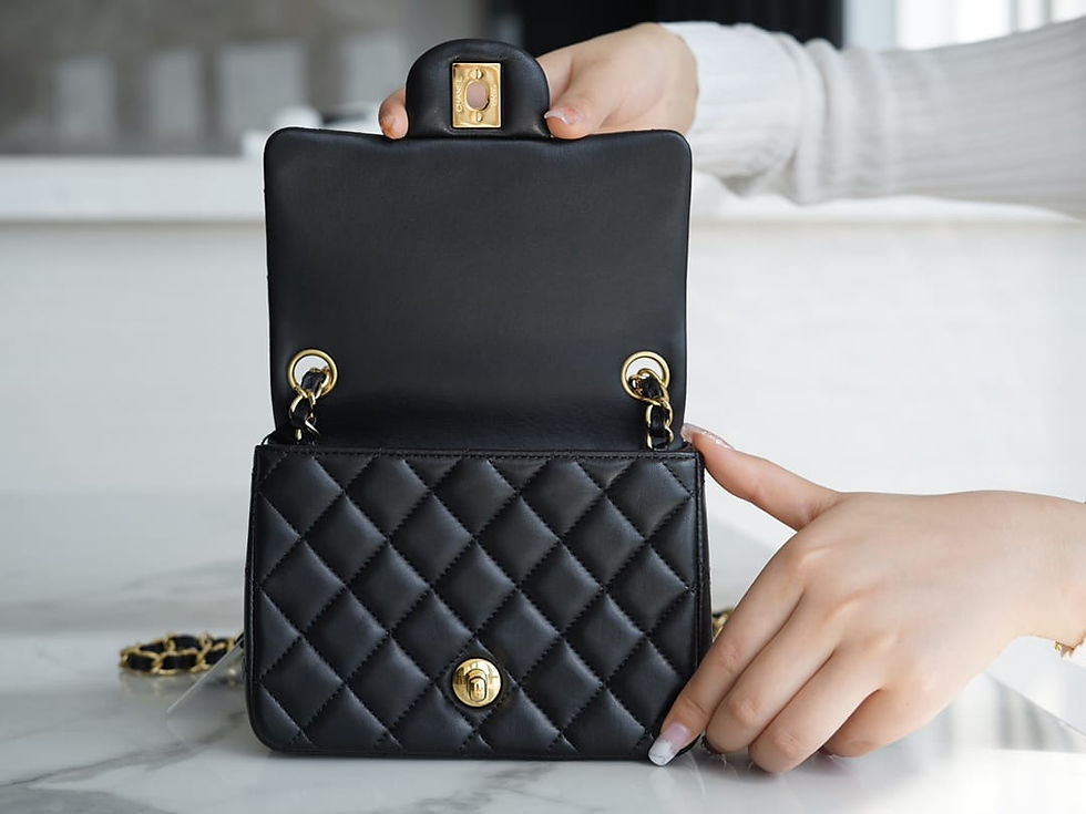 Thumbnail: classic flap square fa-tty classic flap bag black/gold buckle – CHL279