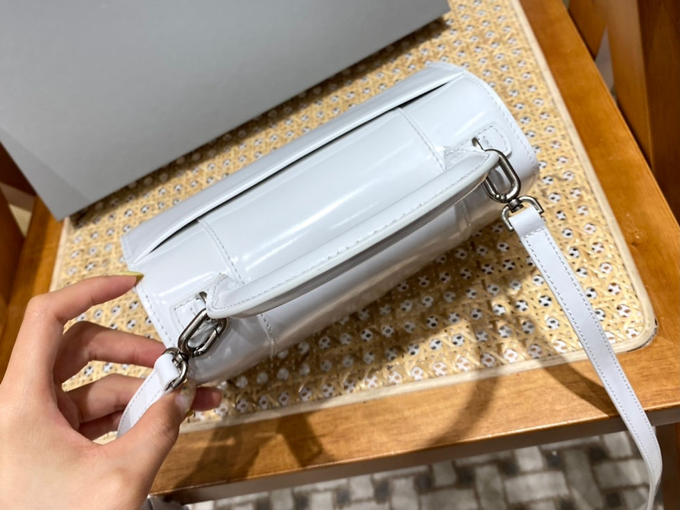 Thumbnail: Balenciaga Hourglass S 23CM Plain hourglass bag white/white buckle
