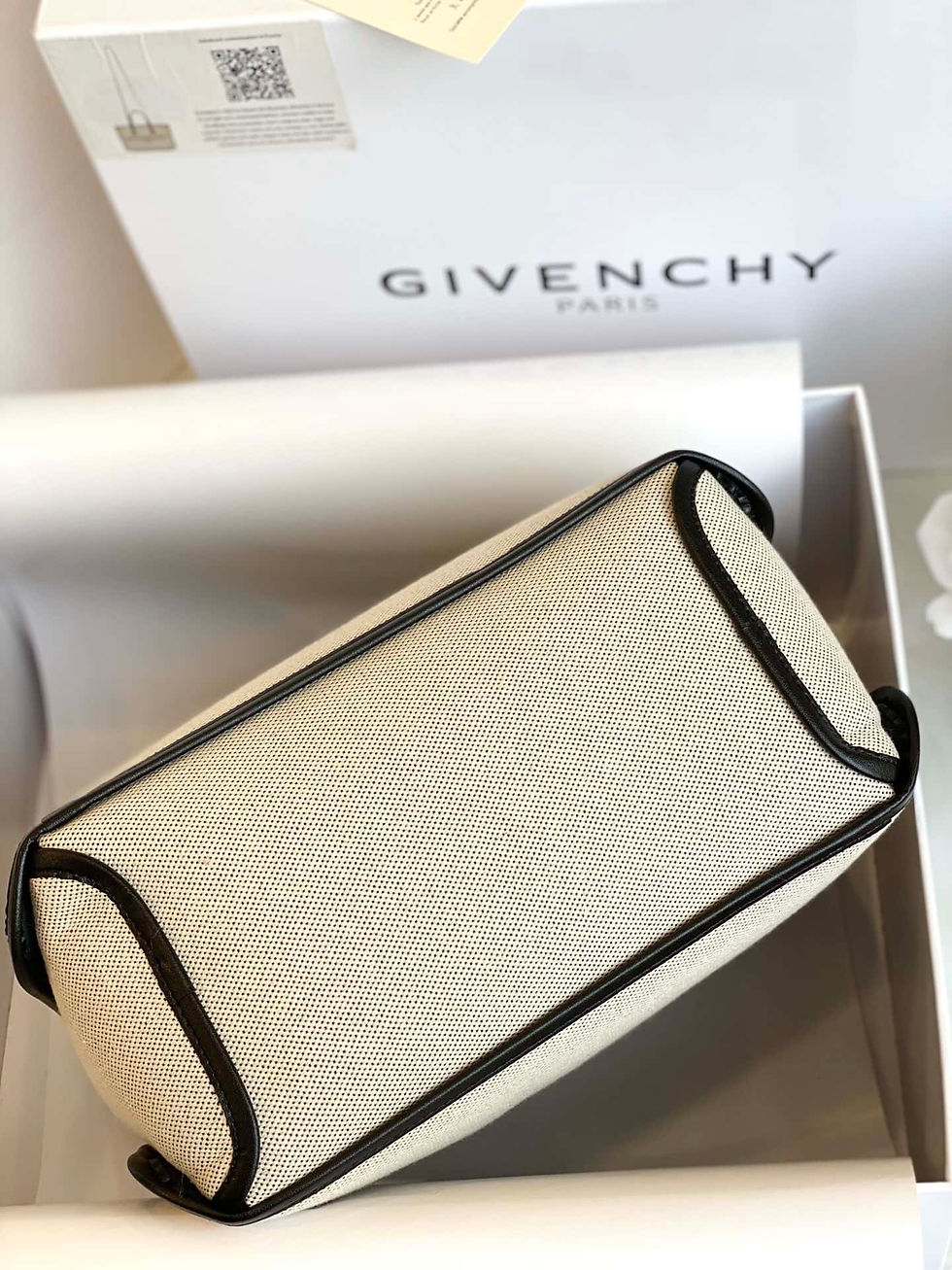 Thumbnail: Designer Bag Leather Bag GVNCHY