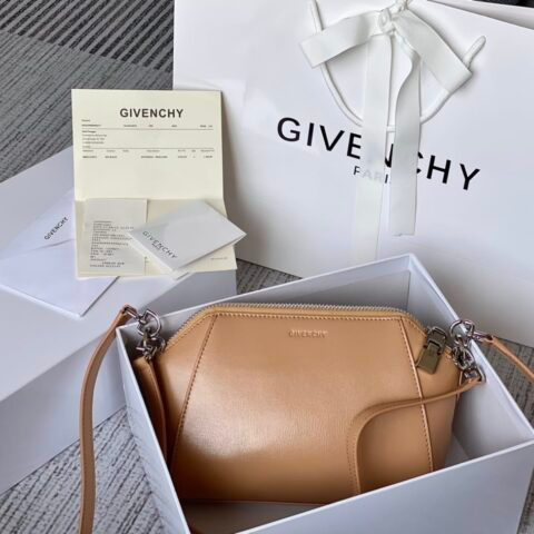 Thumbnail: Designer Bag Leather Bag GVNCHY