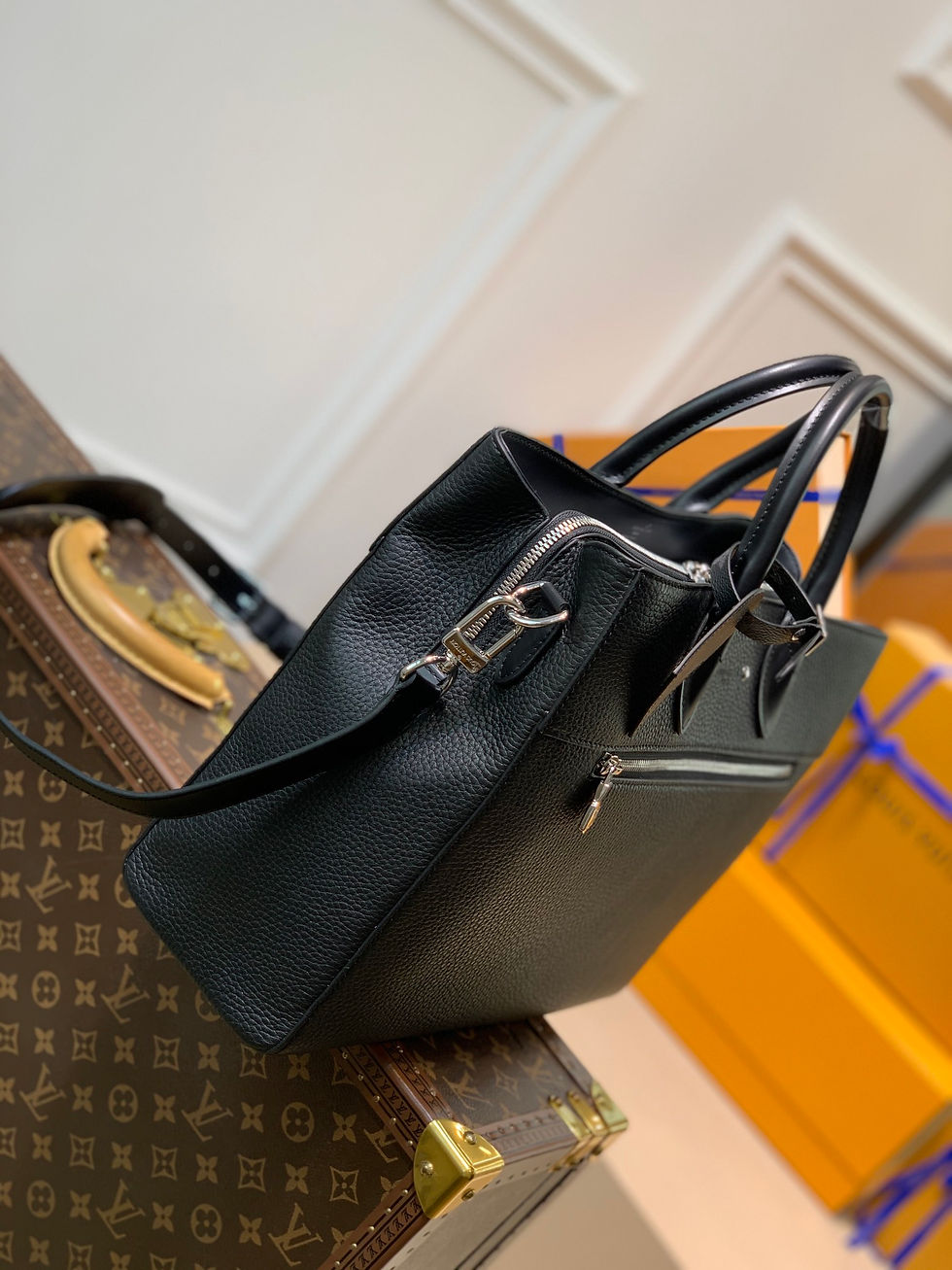 Thumbnail: Lous Vutn Cabas Business Briefcase – LUV677