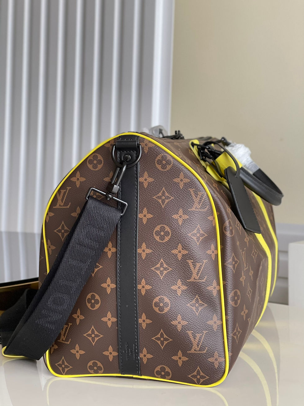 Thumbnail: Keepall Bandouli�Re 50 Travel Bag – LUV523