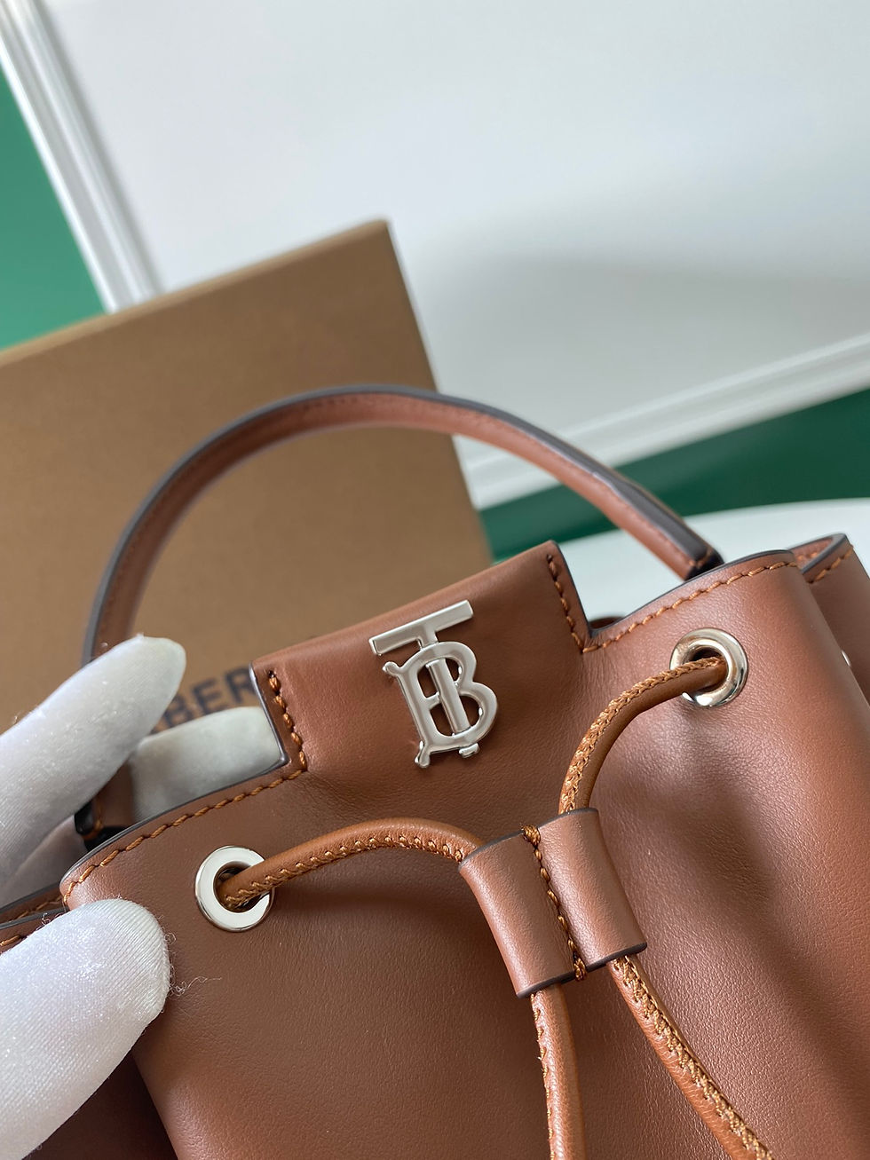Thumbnail: Italian tanned leather bucket bag – BUR182