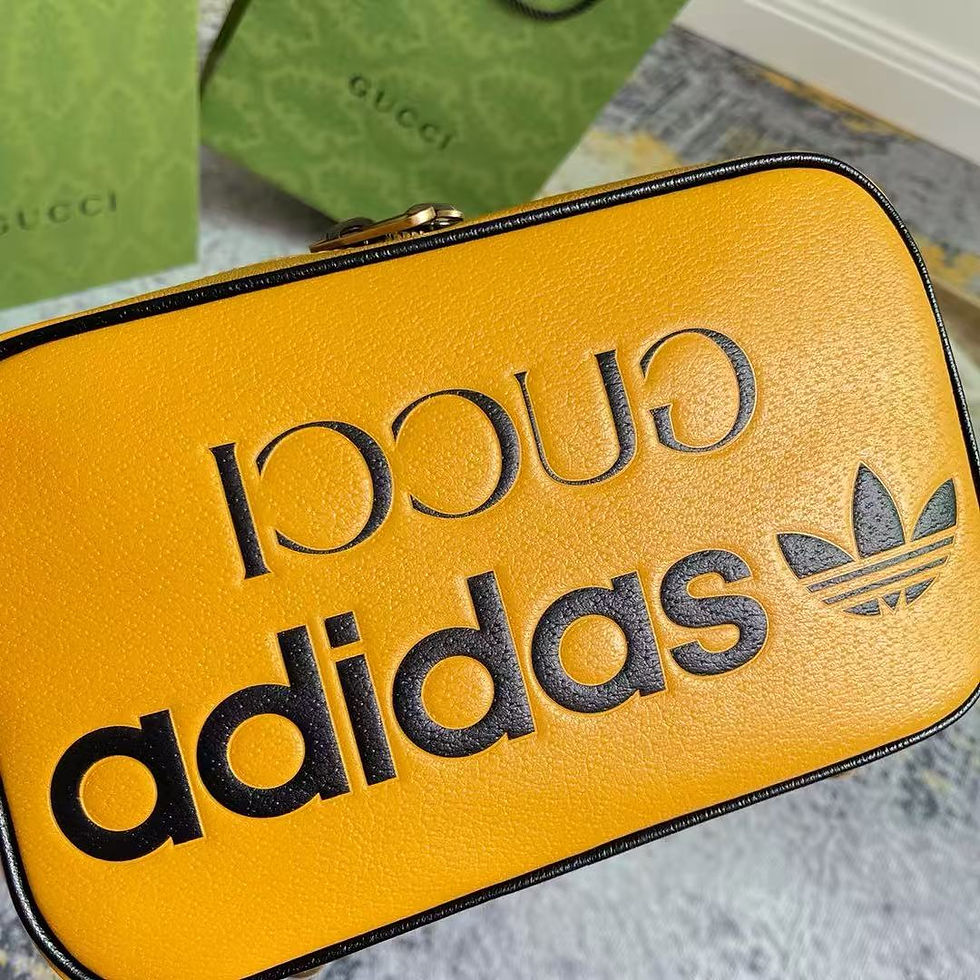 Thumbnail: Designer Small Shoulder Bag with Interlocking G – GUC64