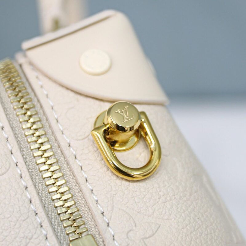 Thumbnail: Petite Malle Souple Box Bag – LUV1288