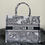 Miniaturbild: Designer Bag Doir Book Tote - 840