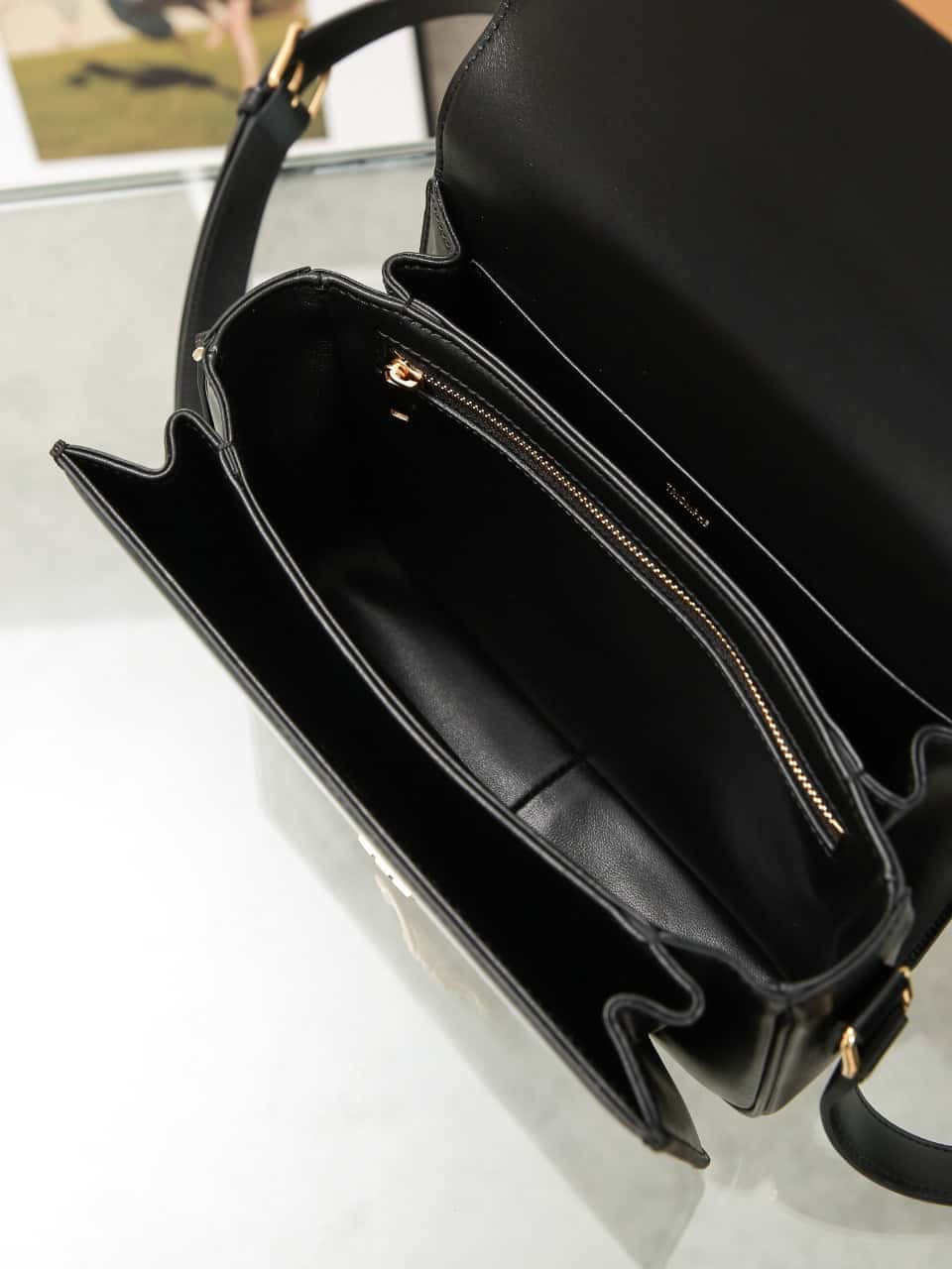 Thumbnail: Trio pehe New Classic Handbag – CEL304