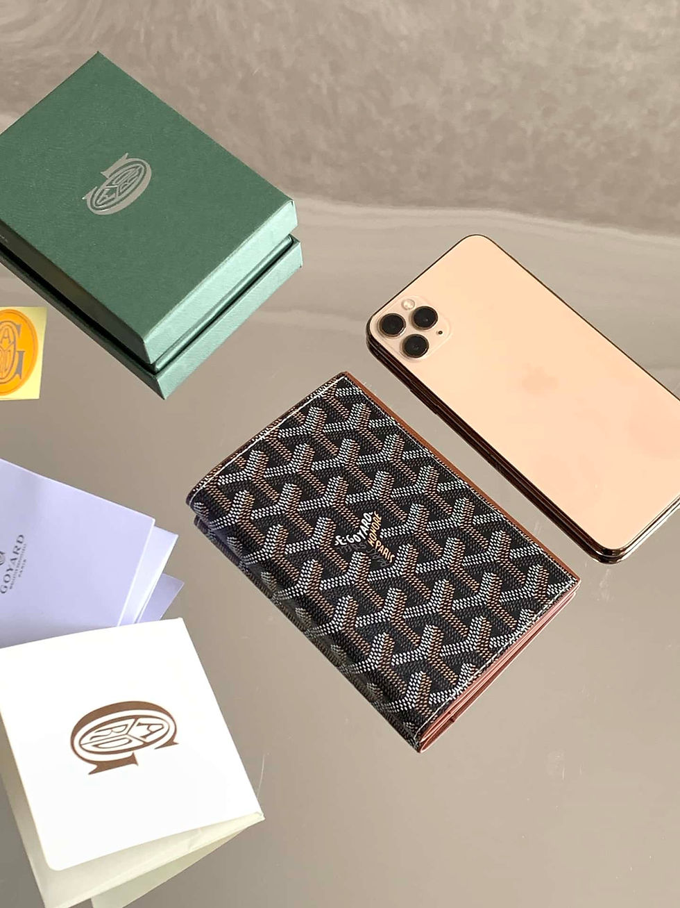 Thumbnail: versatile leather backpack with card pockets – GOY12