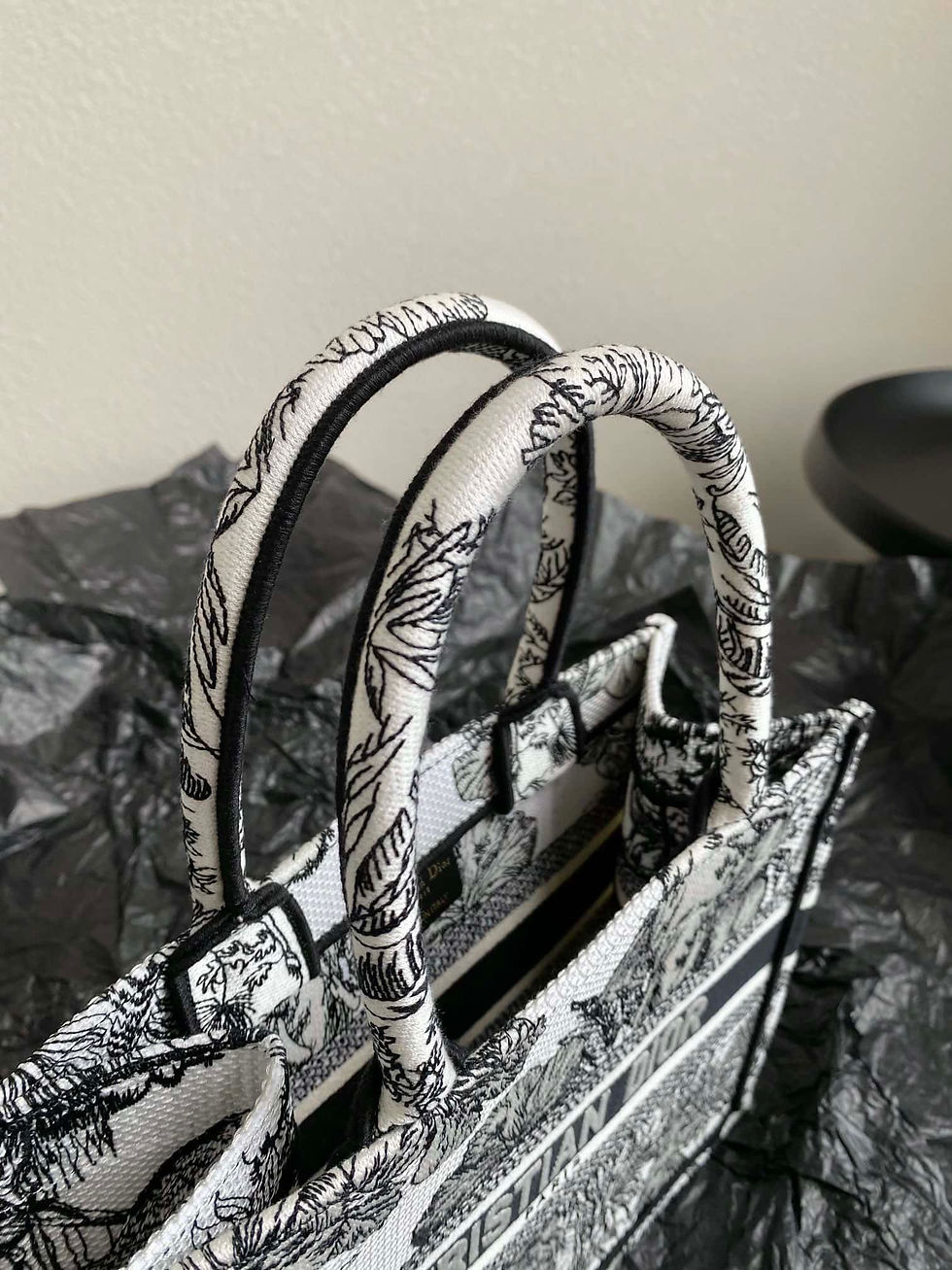 Miniaturbild: Designer Bag Doir Book Tote - 839