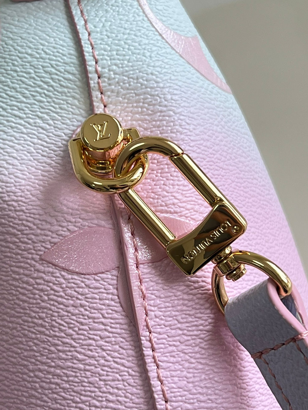 Thumbnail: Marshmallow Summer Limited Gradient Colour Handbag – LUV1068