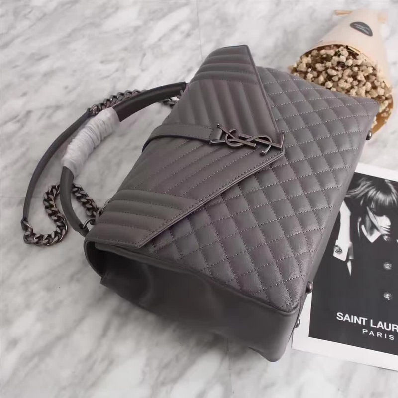Thumbnail: textured leather shoulder bag with zipper closure – SLY160