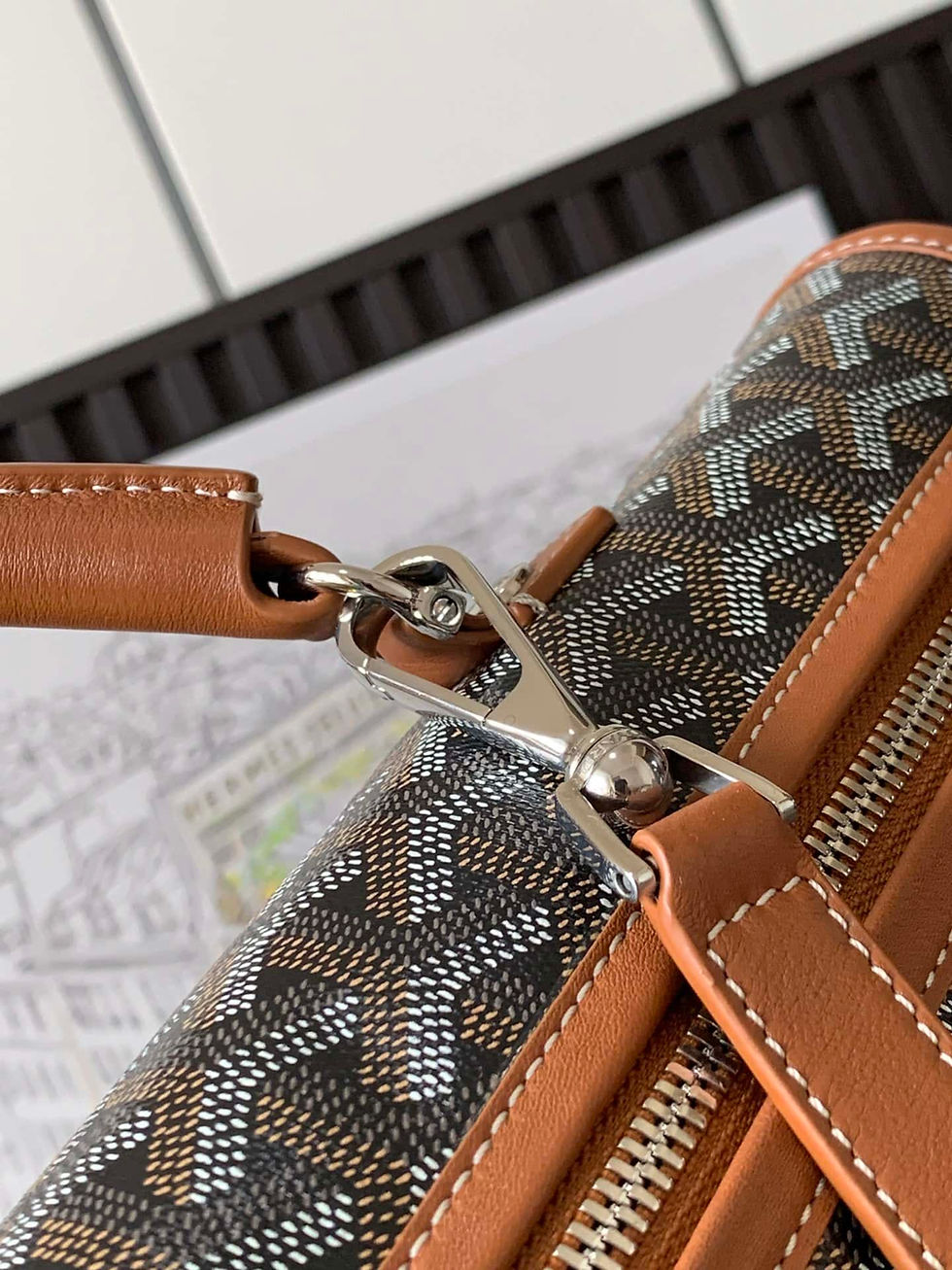 Thumbnail: refined nylon pouch with inner divider – GOY98