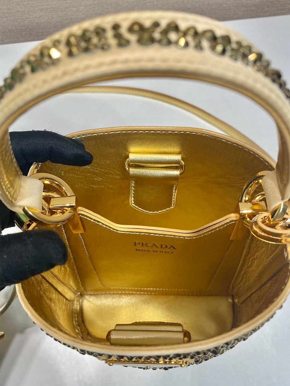 Thumbnail: Crystal Bucket Bag – PAR52