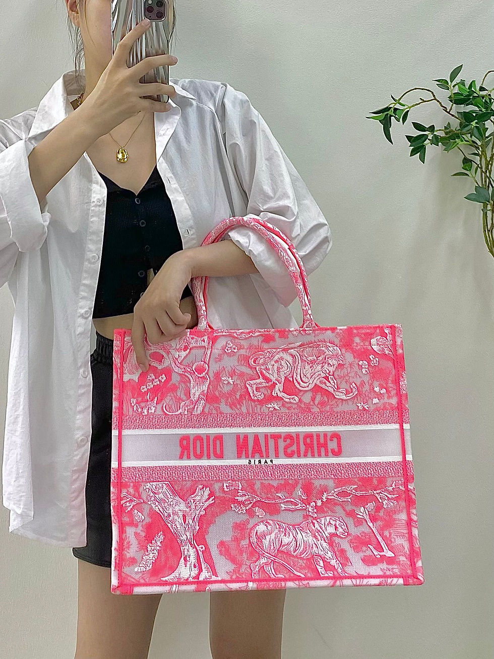 Thumbnail: Designer Embroidery bo-ok tote – DOR64