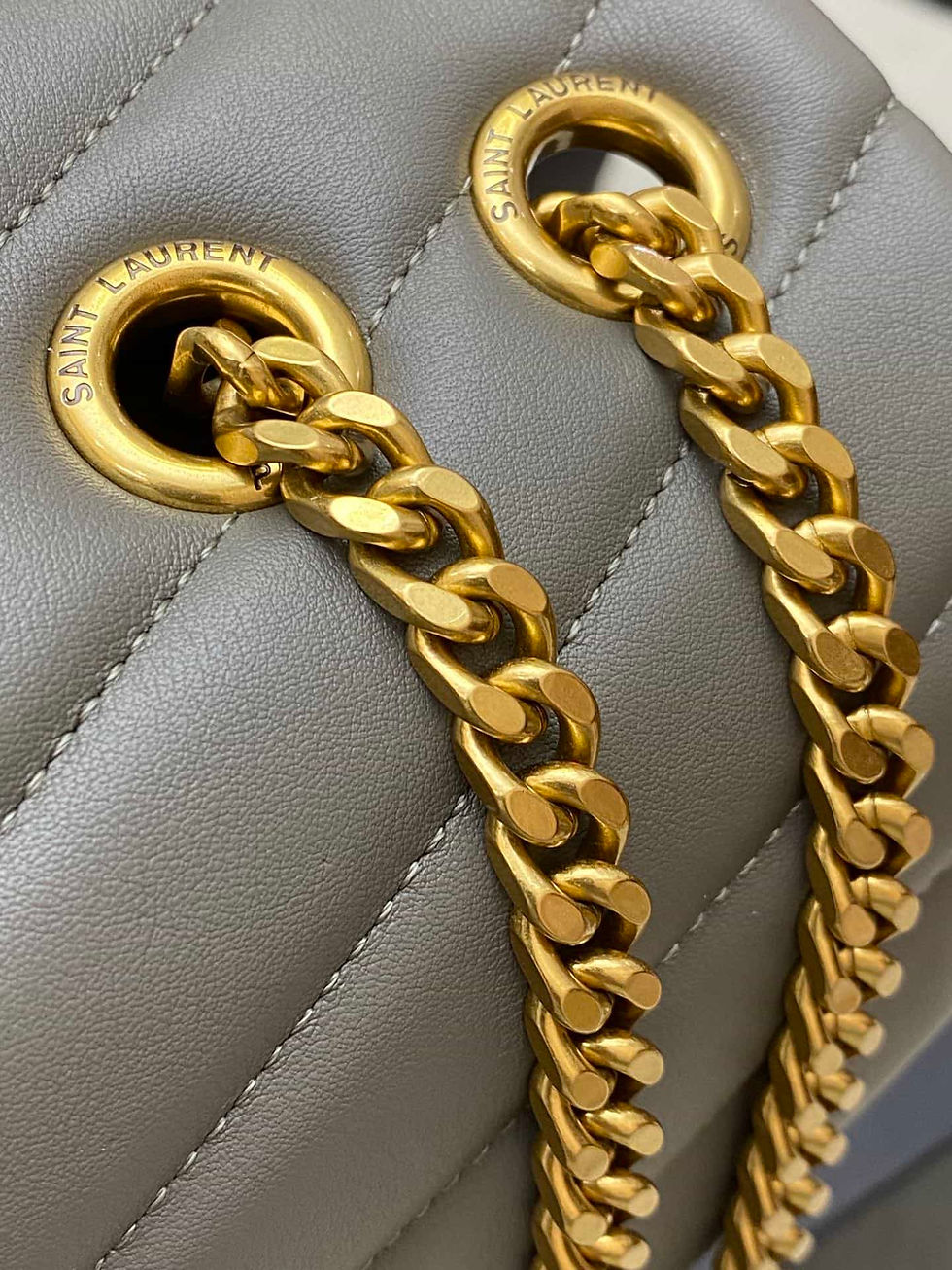 Thumbnail: soft leather shoulder bag with card slots – SLY57