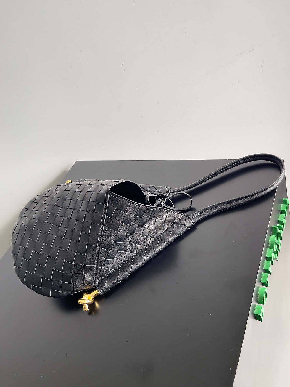 Thumbnail: Yang Mi's Latest Bag Solstice Shoulder Bag Black – BOT176