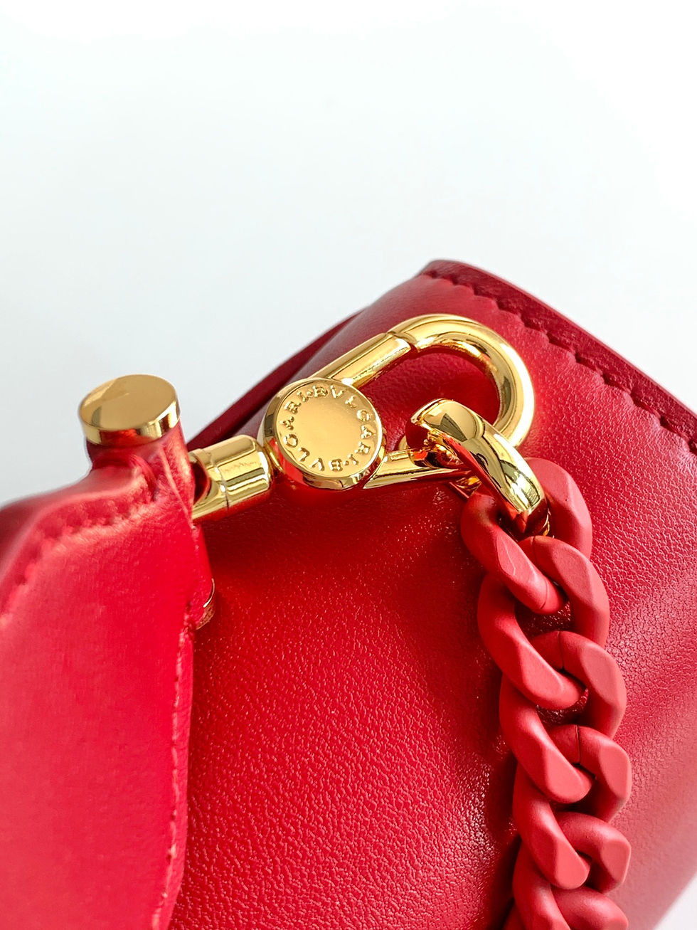 Thumbnail: Soft leather bag with chain strap, adju – BVL71