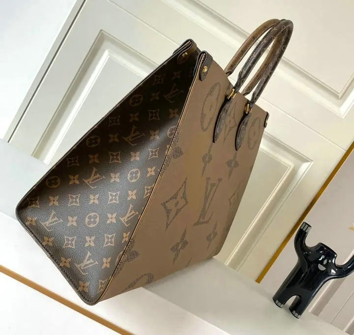 Miniaturbild: Designer Bag,Apparels,Shoes & Jewelry