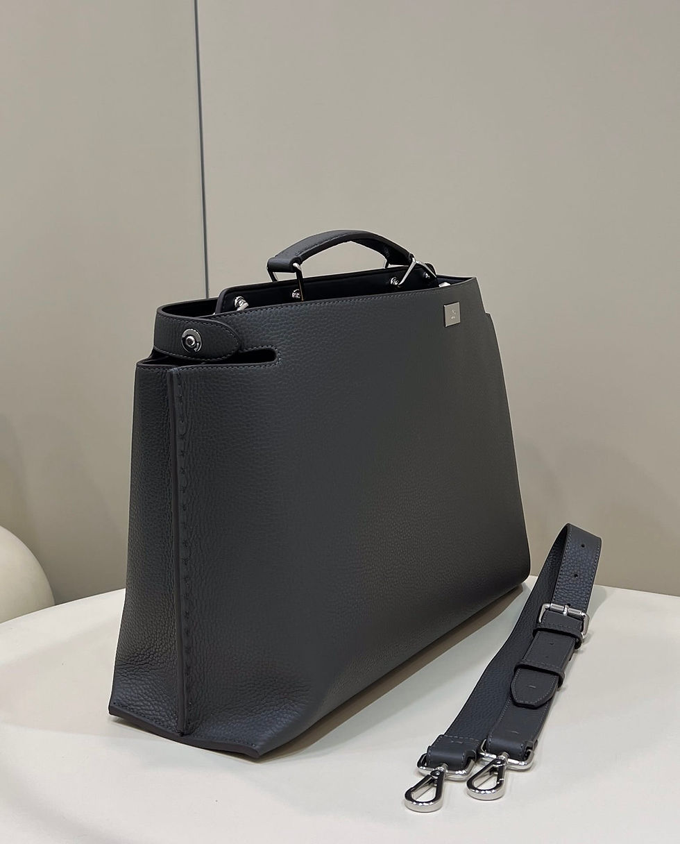 Thumbnail: Designer Bag FNDI