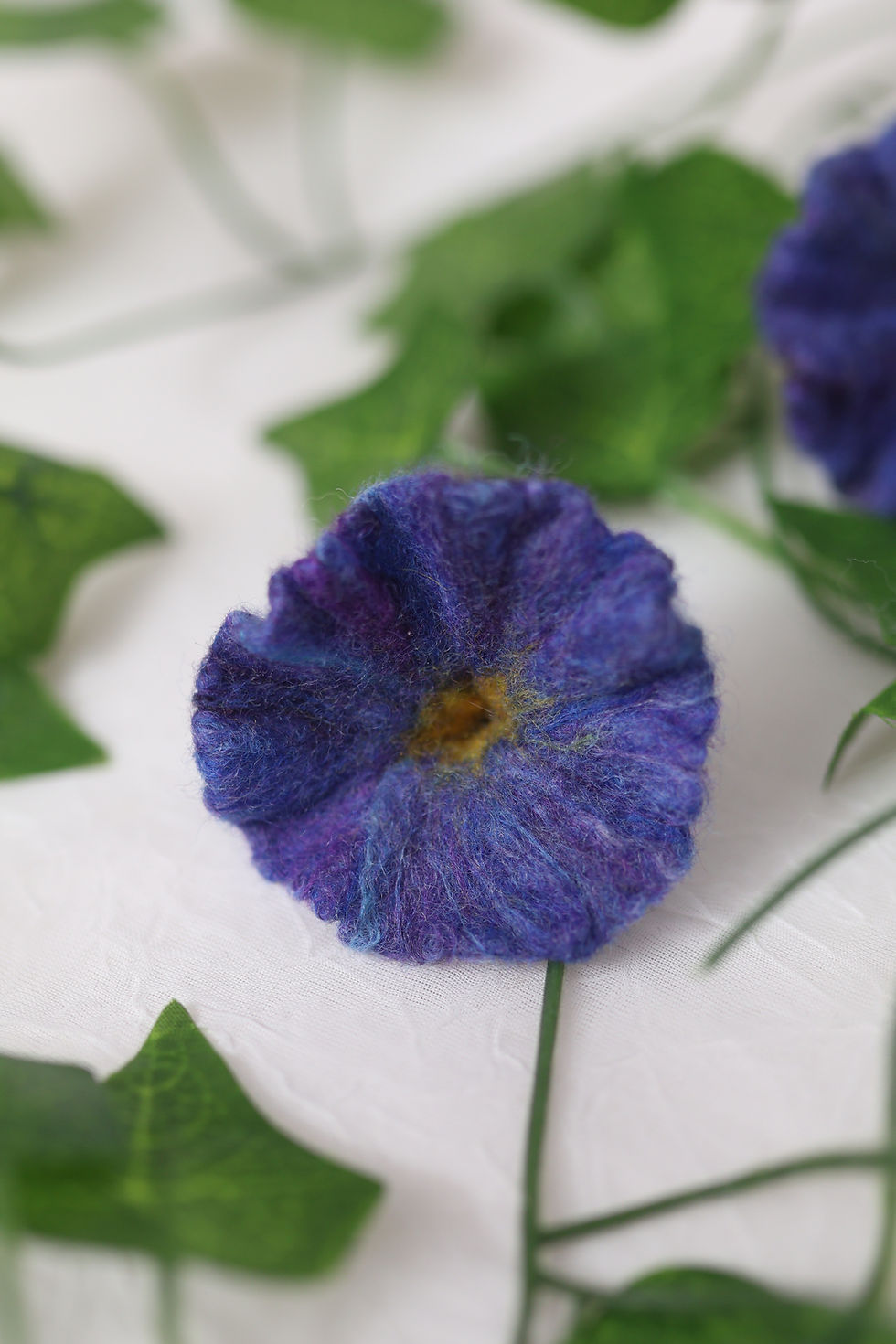 Miniature : Petites Fleurs du Crépuscule - Boucles d'oreilles en laine feutrée / BFPBM