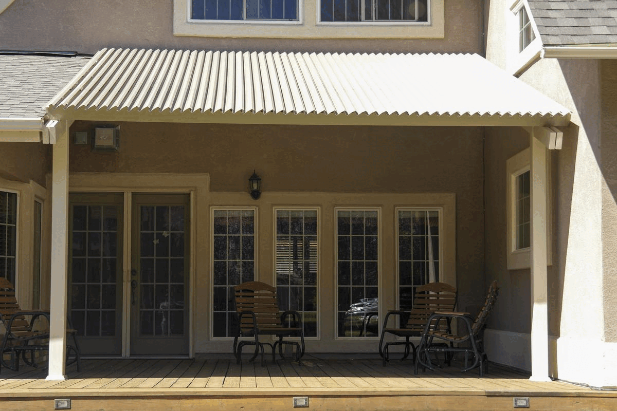 adjustable pergola opening and closing