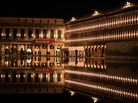 Venice After Dark: Walks, Dining and Evening Guide