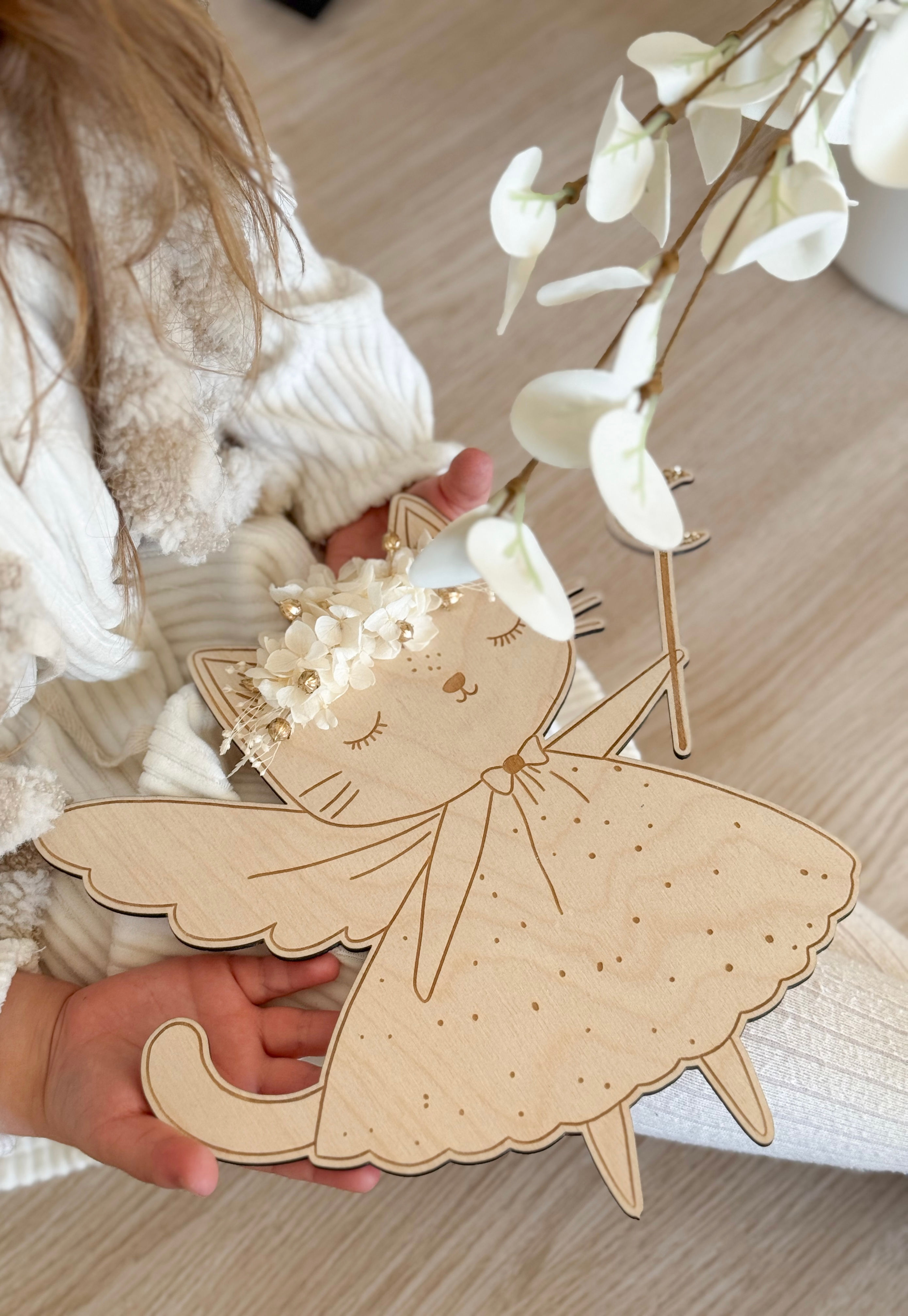 Chat fée & sa couronne de fleurs