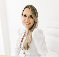 Dra Fabiana Sanches_edited.jpg