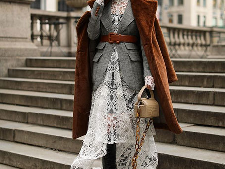 Le 5 Strategie di Styling per Moltiplicare i Tuoi Outfit Essenziali: L'Arte dell'Abbinamento Intelligente