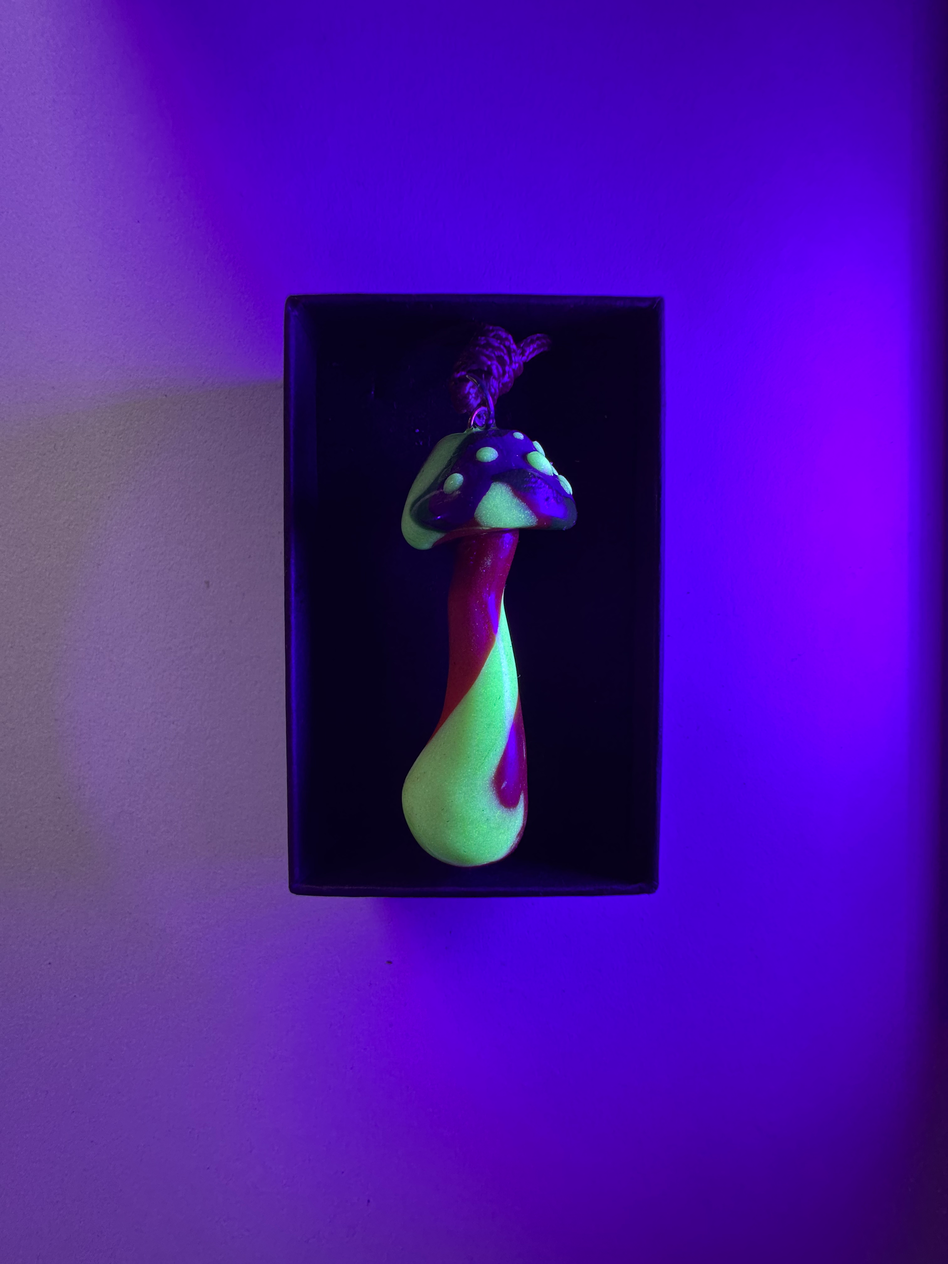UV 'Glow in the dark' Mushroom Pendant Necklace - 002