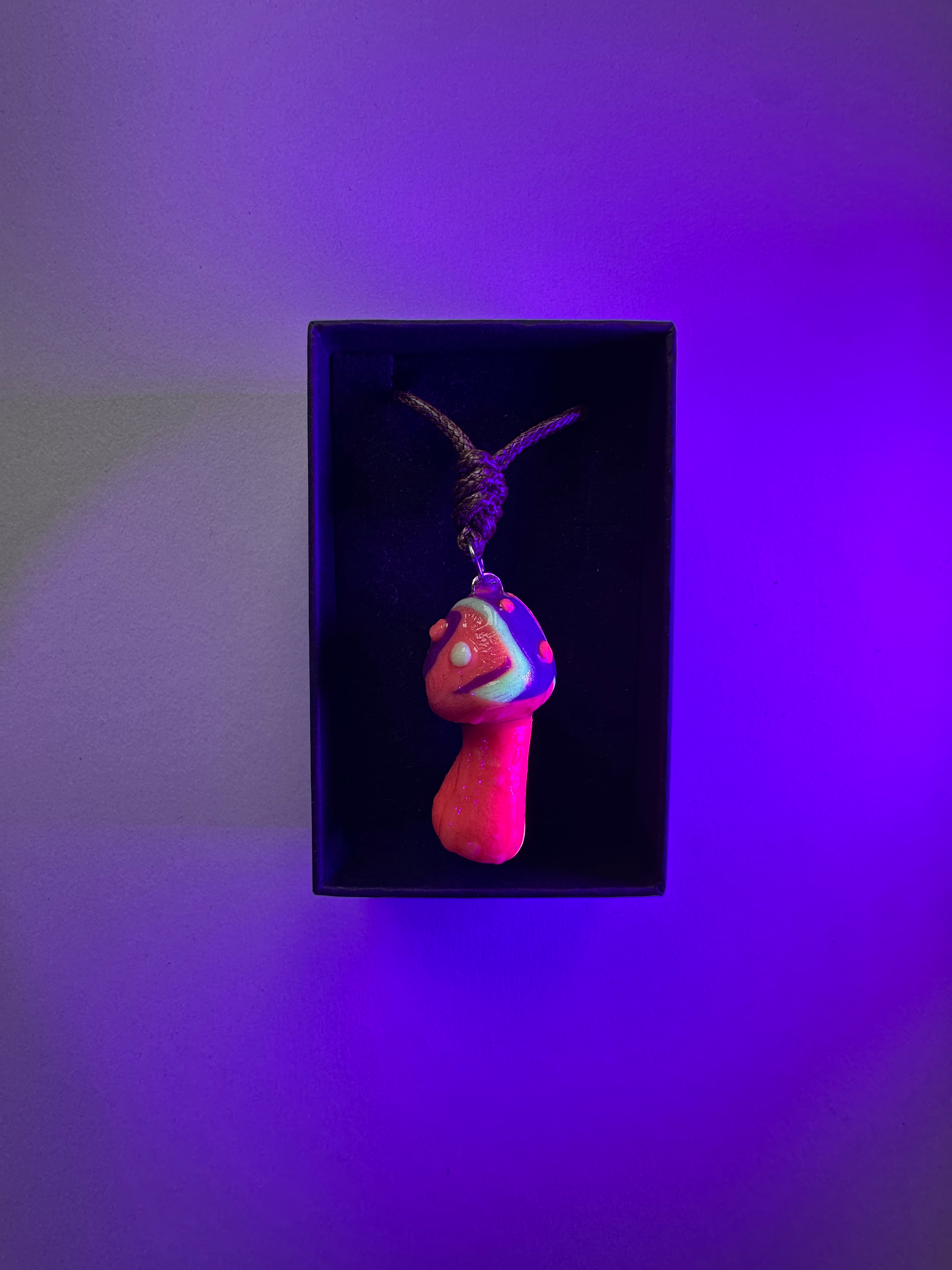 UV 'Glow in the dark' Mushroom Pendant Necklace - 023