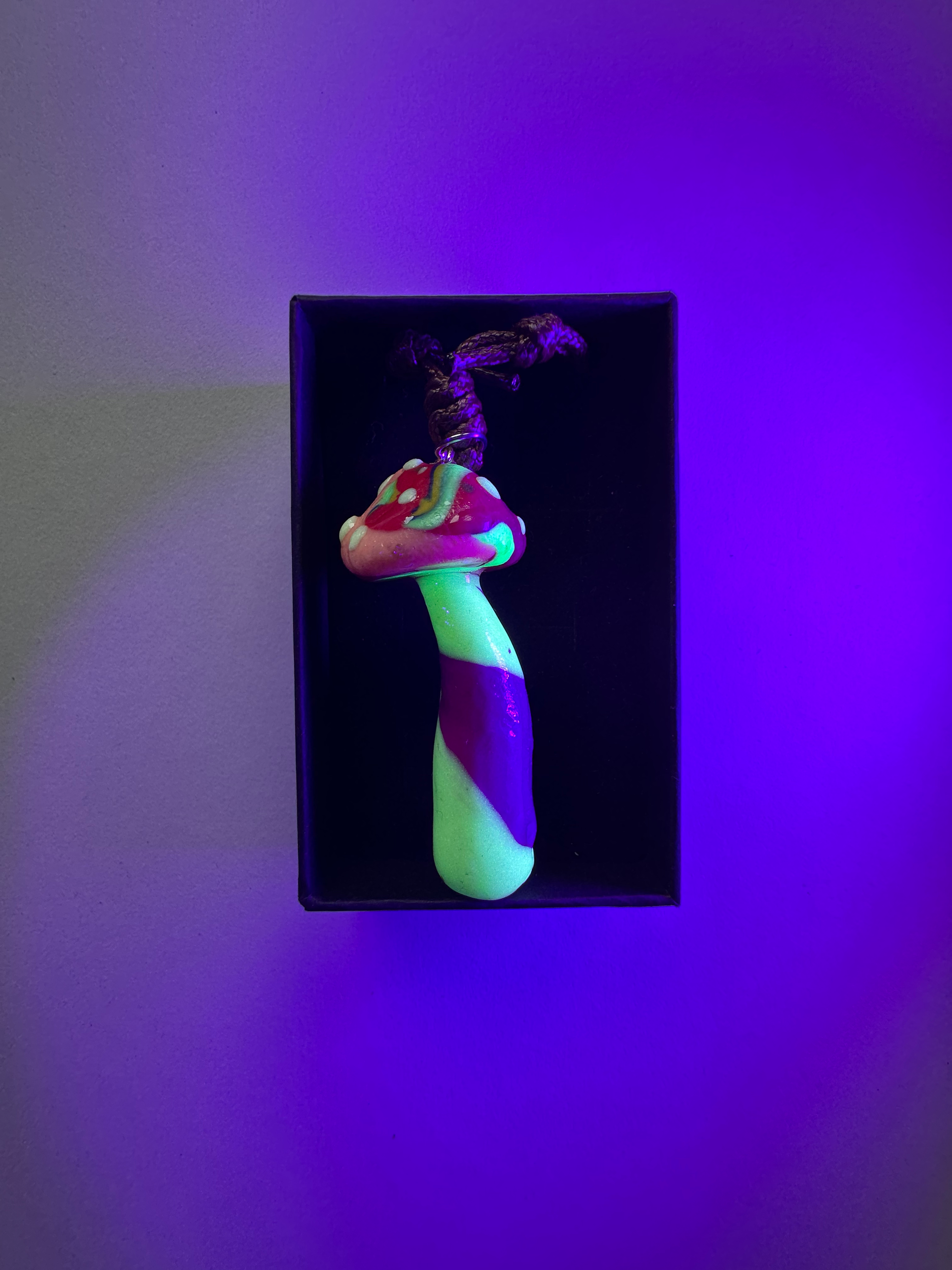 UV 'Glow in the dark' Mushroom Pendant Necklace - 031