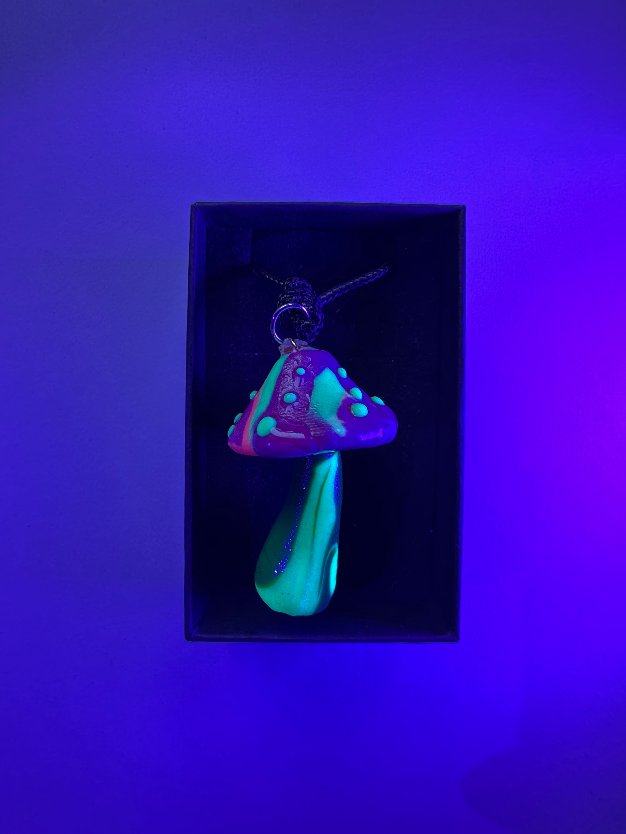 UV 'Glow in the dark' Mushroom Pendant Necklace - 049