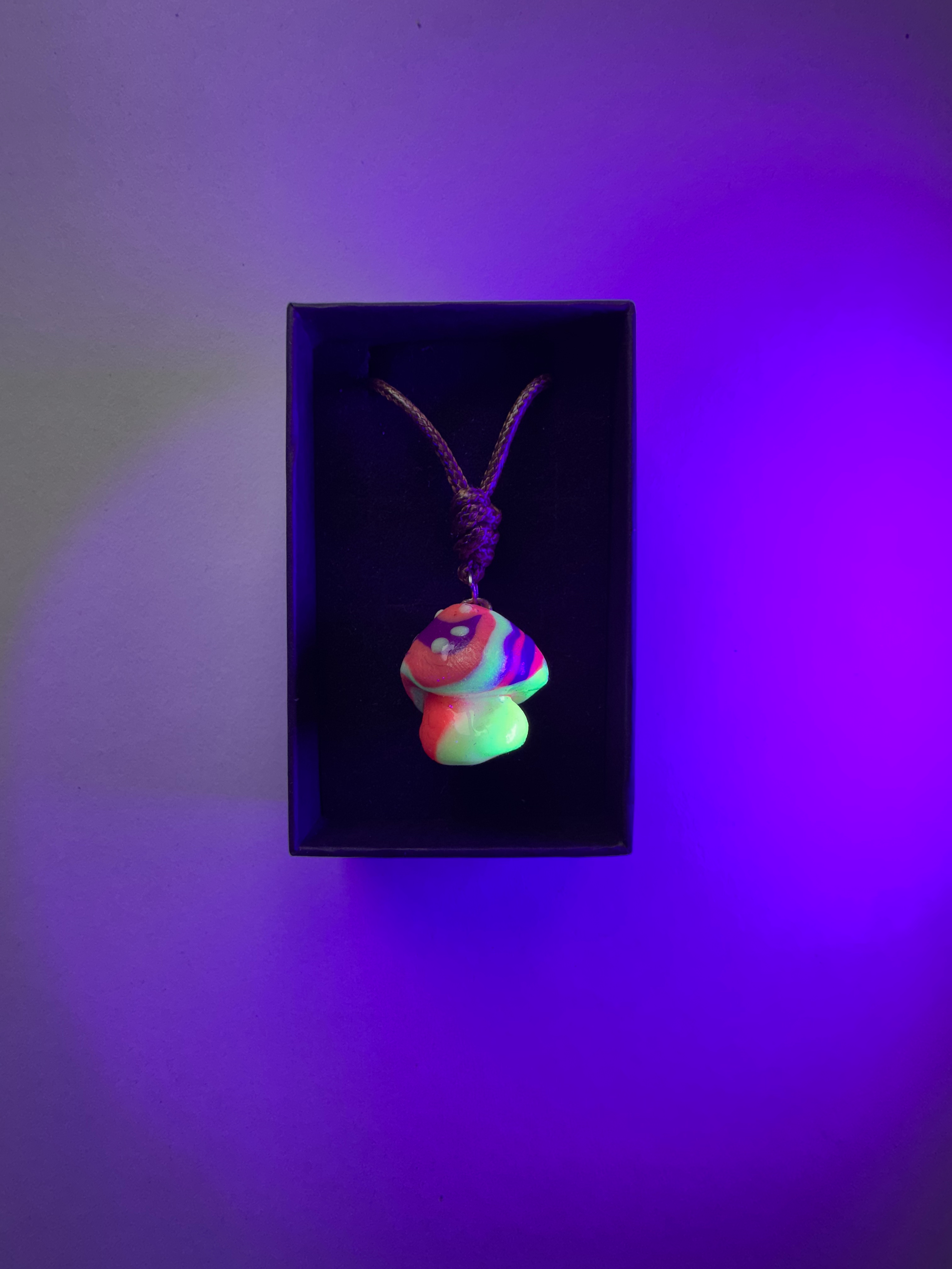UV 'Glow in the dark' Mushroom Pendant Necklace - 027