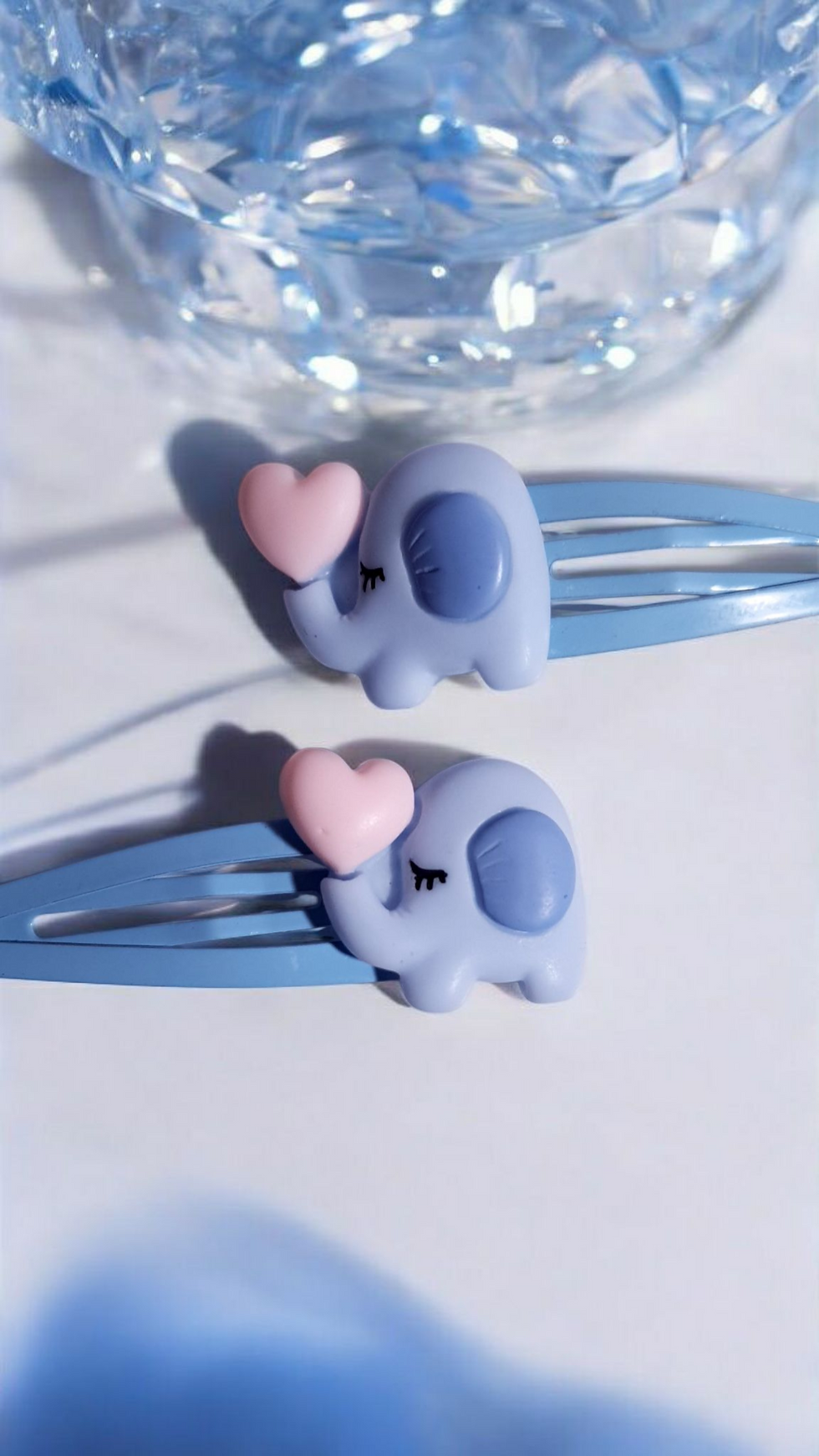 Thumbnail: Resin Elephant Kids Hair Clips Pink 2 pairs